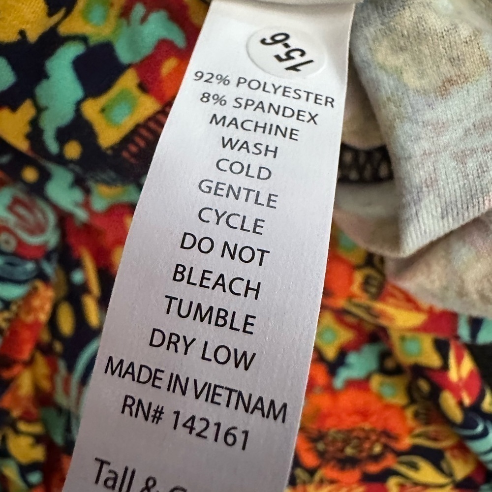 LulaRoe Tall & Curvy Leggings - Picture 4 of 4
